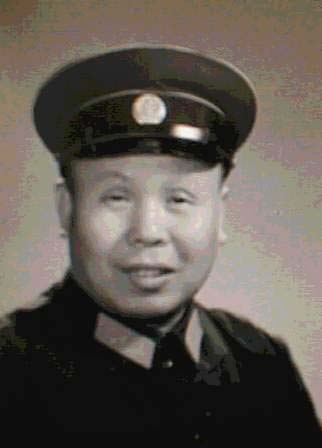 顾家炳照片