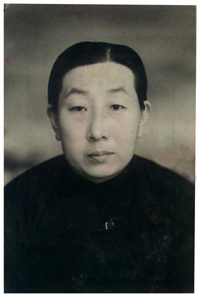 杨秀英照片