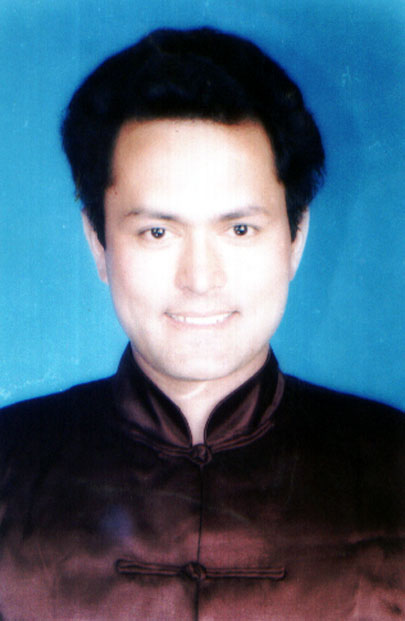 艾来提照片