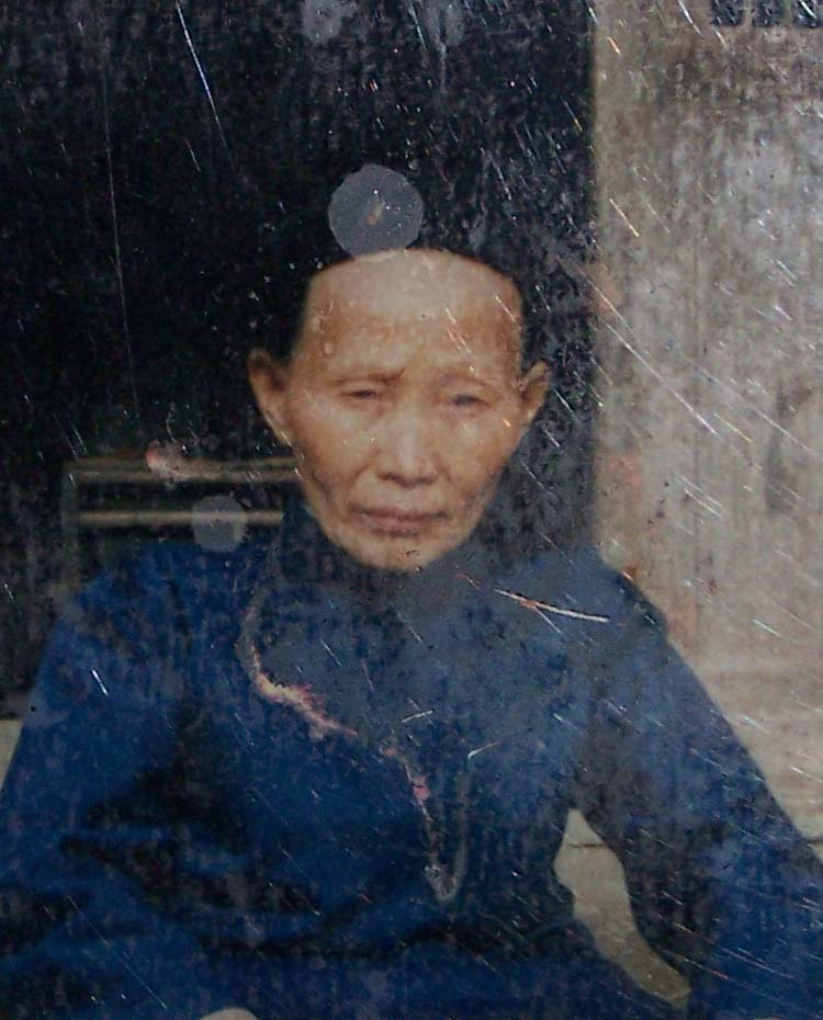 雷湘秀照片