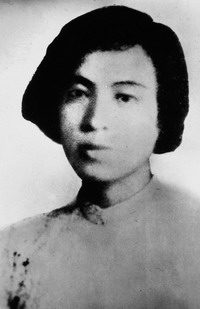何宝珍-我党工会妇女工作的先驱照片