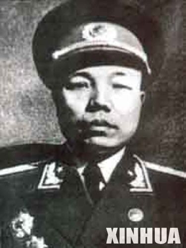 萧华-文武兼备的将军照片