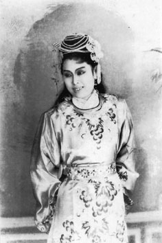 花迎春在《梁山伯与祝英台》中扮演祝英台