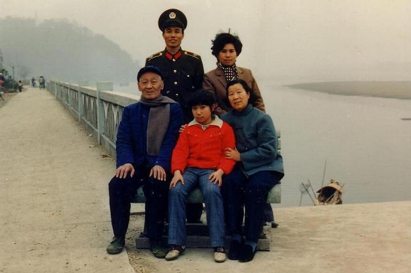 曾经幸福的一家